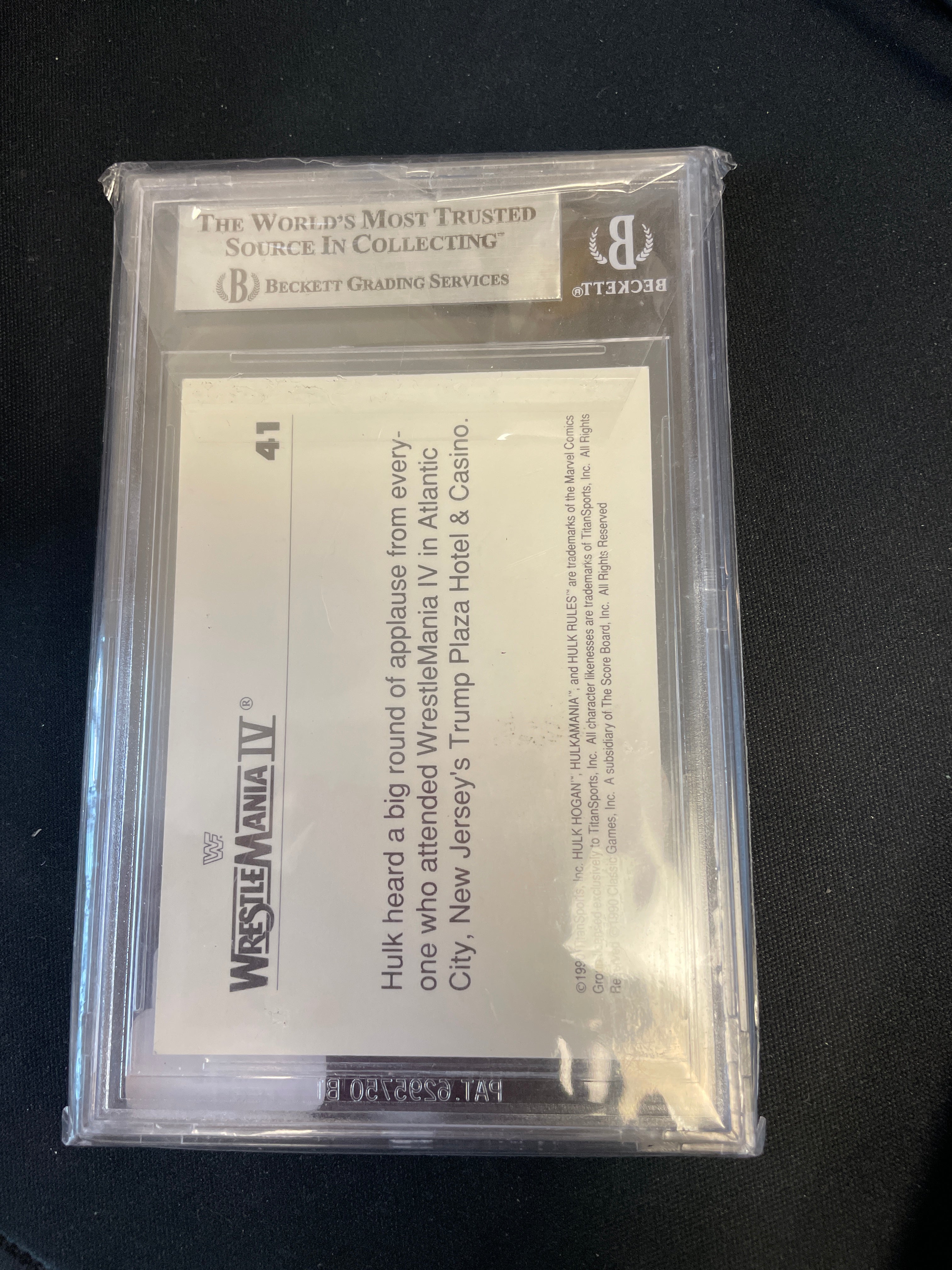 Hulk Hogan - trump front row - auto - becket auto authenticated